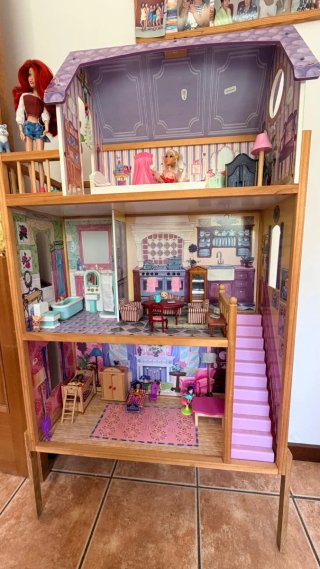 Casa de Muñecas con Muebles