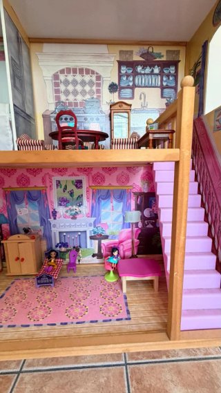 Casa de Muñecas con Muebles