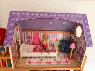 Casa de Muñecas con Muebles