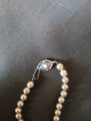 Collar y pulsera de perlas