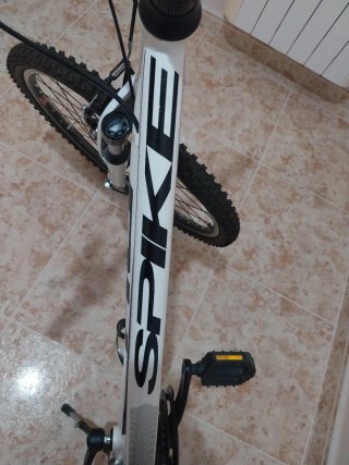 Bicicleta Montaña BH Blanca y Morada