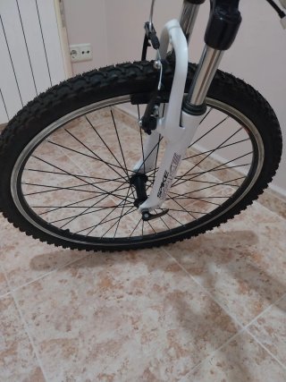 Bicicleta Montaña BH Blanca y Morada