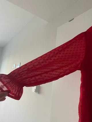 Blusa Cortefiel roja mangas transparentes