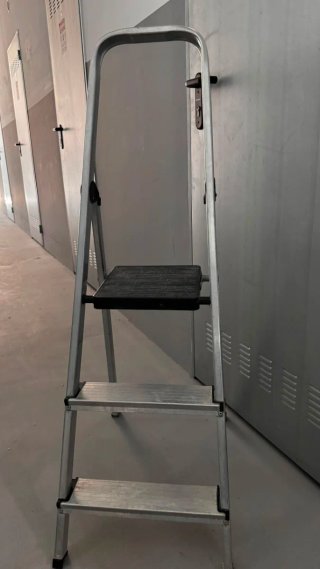 Escalera aluminio 3 peldaños