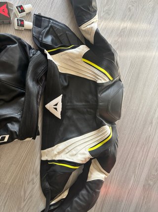 Mono Dainese Avro Talla 50 Dos piezas