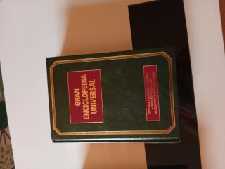 Libros una enciclopedia universal. perfecto estado