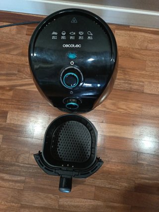 Freidora de aire Cecotec sin usar