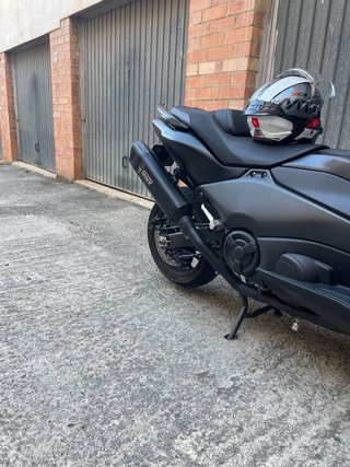 Escape Mivv Black TMAX 560 2022