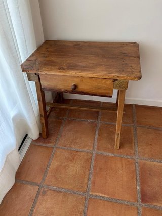 Mesa de escritorio de madera