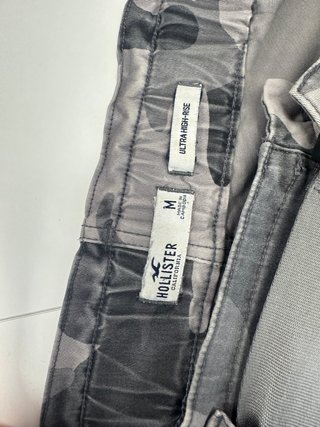 Pantalón Hollister camuflaje gris mujer