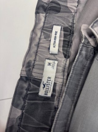 Pantalón Hollister camuflaje gris mujer