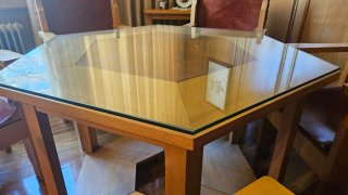 Mesa con sillones de haya maciza y cuero