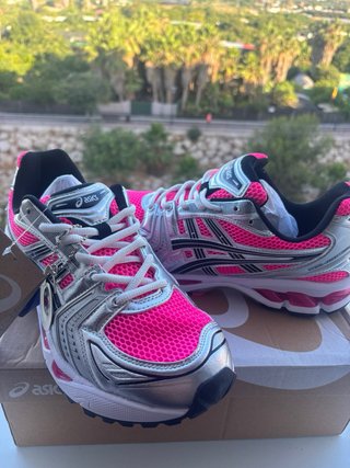 Asics Gel-Kayano 14 Pink/Black/Silver Talla 44