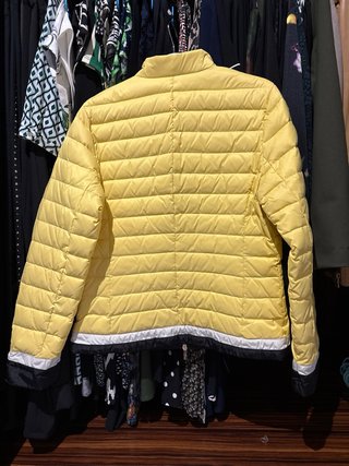 Chaqueta de plumas amarilla Roberto Verino