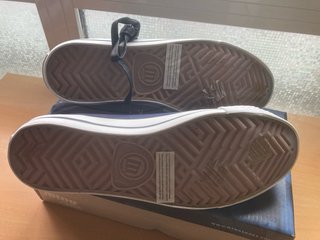 Zapatillas Veja Blancas y Negras