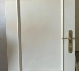 Puertas de pino pintadas en blanco