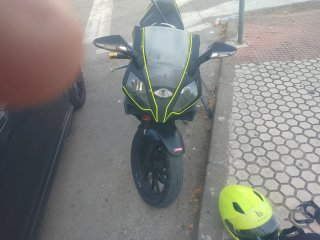 Derbi GPR Negra y Amarilla