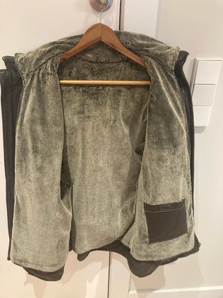 Cazadora de piel marrón