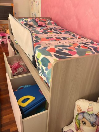Letto singolo con cassetti contenitore