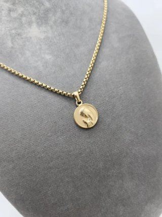 Colgante Virgen con cadena