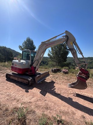 Retroexcavadora Takeuchi TB260