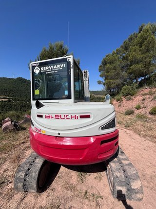 Retroexcavadora Takeuchi TB260
