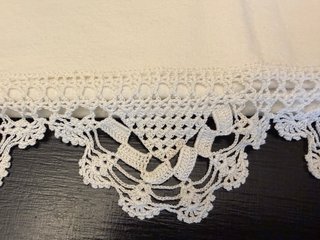 Sábana y funda de almohada antiguas bordadas