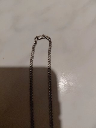 Cadena con colgantes de estrella y lágrima