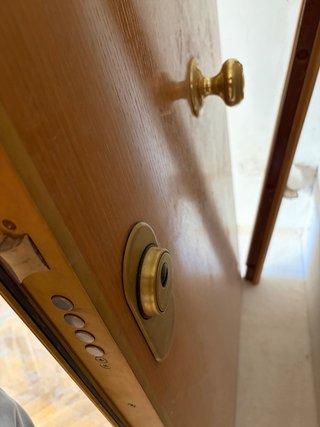 Puerta blindada madera