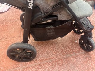 Silla de paseo Joie gris con protector de lluvia