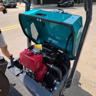 Mini Retroexcavadora Compacta