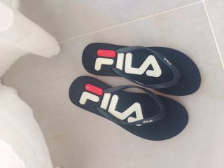 Chanclas Fila Azul Marino con Detalles Rojos