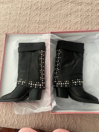 Botas Alma en Pena negras con tachuelas