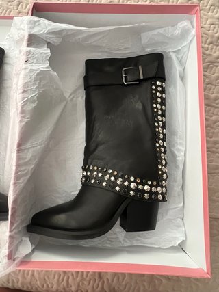 Botas Alma en Pena negras con tachuelas