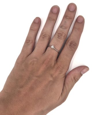048-01-00243 Anillo Tous Oro Blanco 18K Diamante