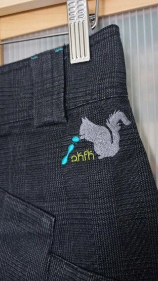 Falda Skunfunk corte asimétrico