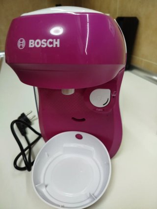 Cafetera Bosch morada y Blanca
