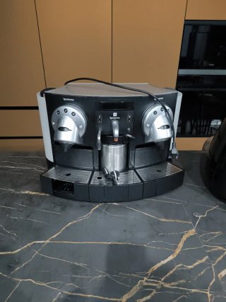Cafetera Nespresso Profesional