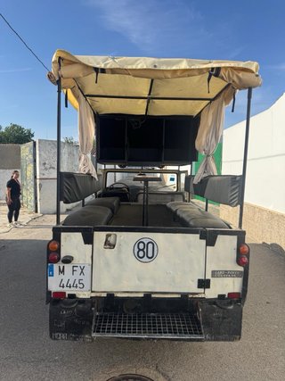 Land Rover Santana Jardinera