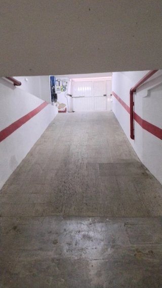 Alquiler plaza de garaje para coche pequeño