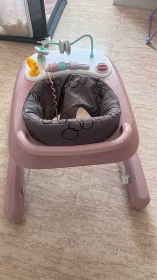 Andador bebé Tacata rosa