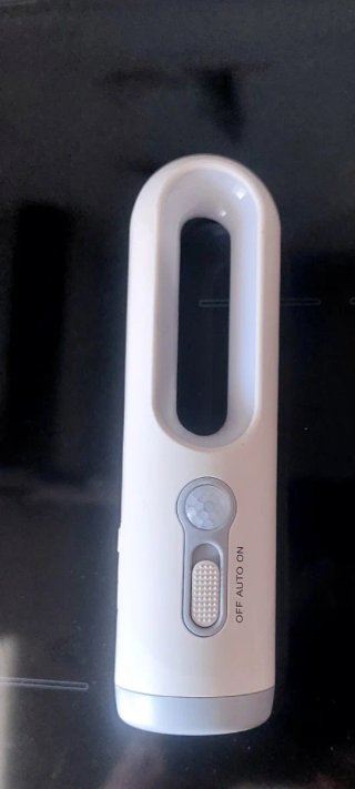 Linterna LED con Sensor de Movimiento