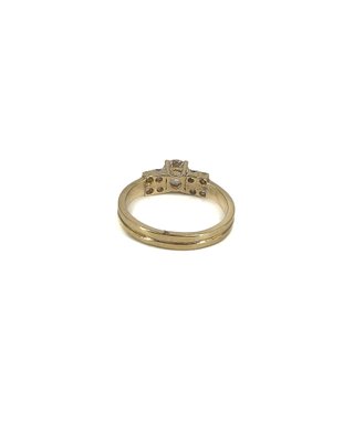 048-01-00245 Anillo Oro 18K con Diamantes