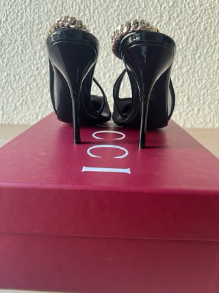 Zapatos Gucci Slingback Negros y Dorados