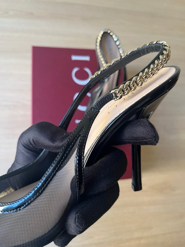 Zapatos Gucci Slingback Negros y Dorados