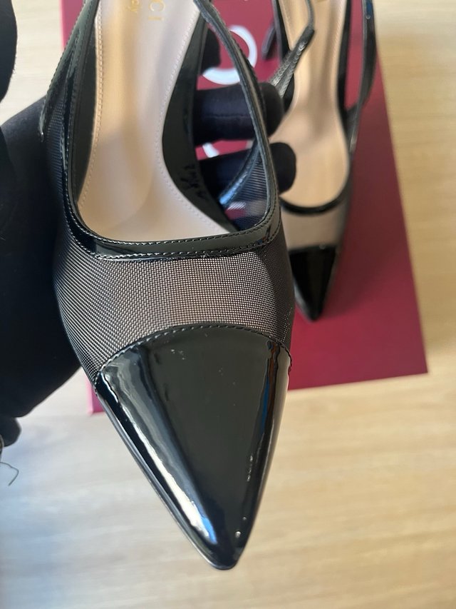 Zapatos Gucci Slingback Negros y Dorados