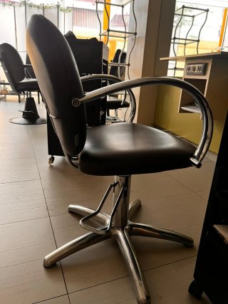 Silla de peluquería giratoria como nuevos