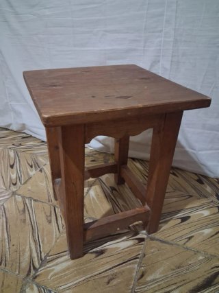 Mesa auxiliar/taburete rústico de madera