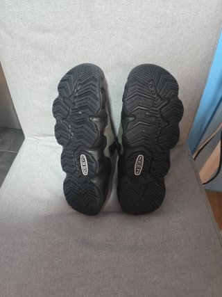 Zapatillas Marrones y Verdes