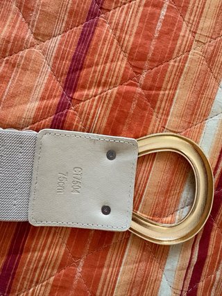 Cinturone donna beige con fibbia oro